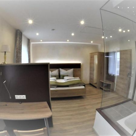 Hotel - Garni Mittelpunkt-Europa Gmbh Braunau am Inn Zewnętrze zdjęcie