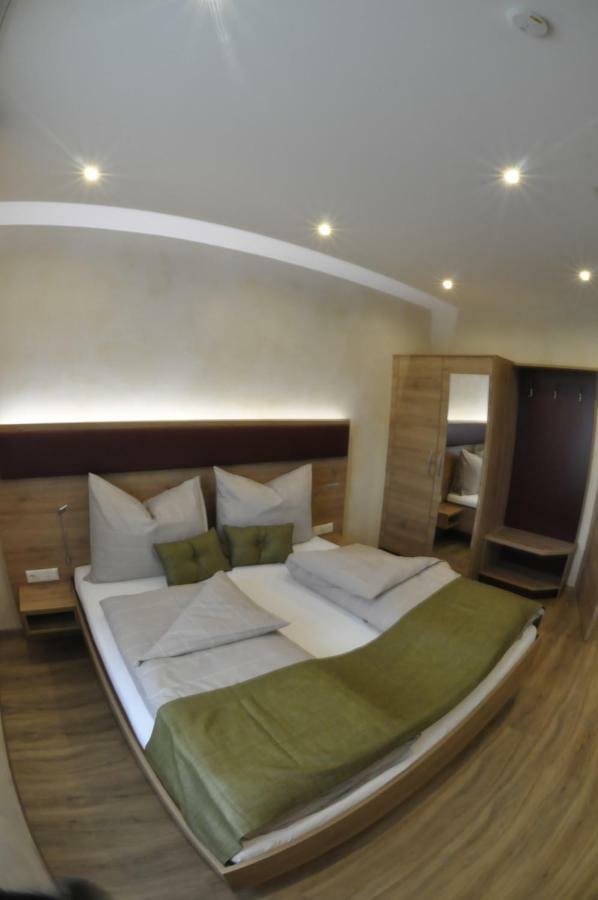 Hotel - Garni Mittelpunkt-Europa Gmbh Braunau am Inn Zewnętrze zdjęcie