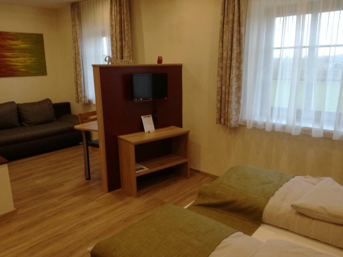 Hotel - Garni Mittelpunkt-Europa Gmbh Braunau am Inn Zewnętrze zdjęcie